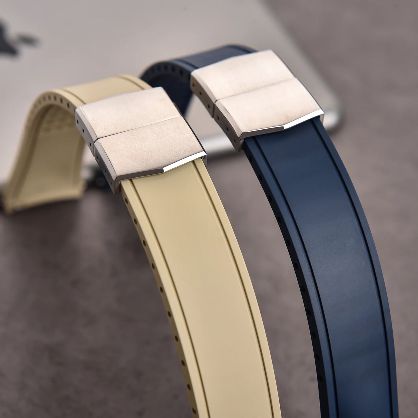 Curved Smooth Cut to Size FKM Rubber Strap - Gray 20mm / 22mm